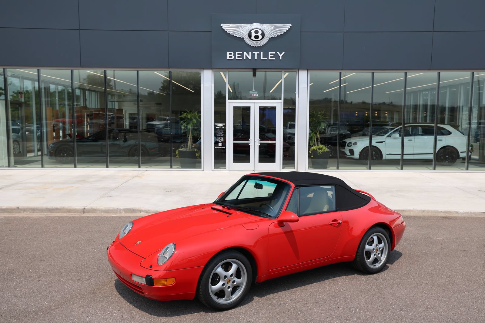 Used 1995 Porsche 911 Carrera RWD image 1