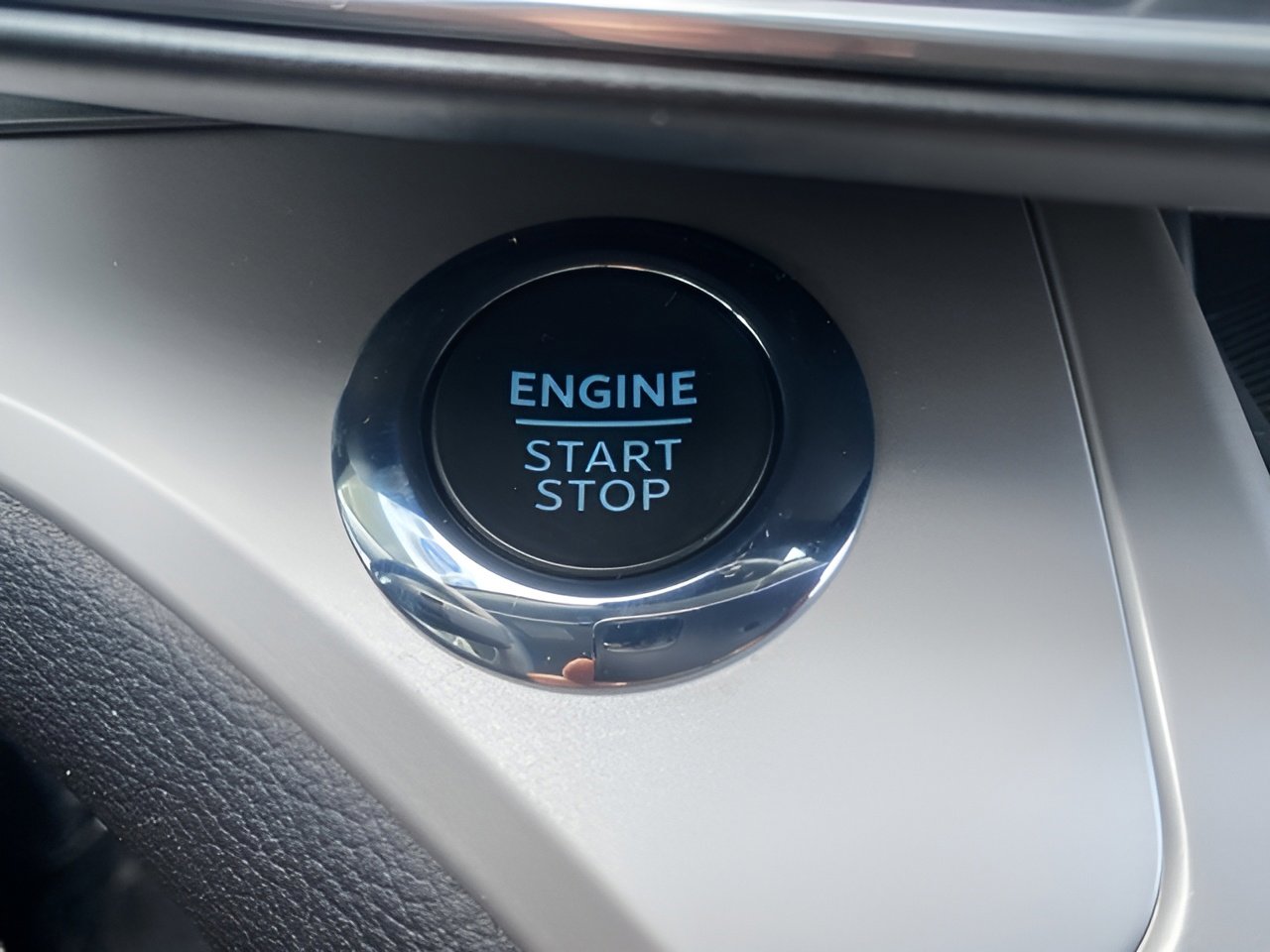 Used 2023 Ford Explorer XLT w/ Equipment Group 202A image 50