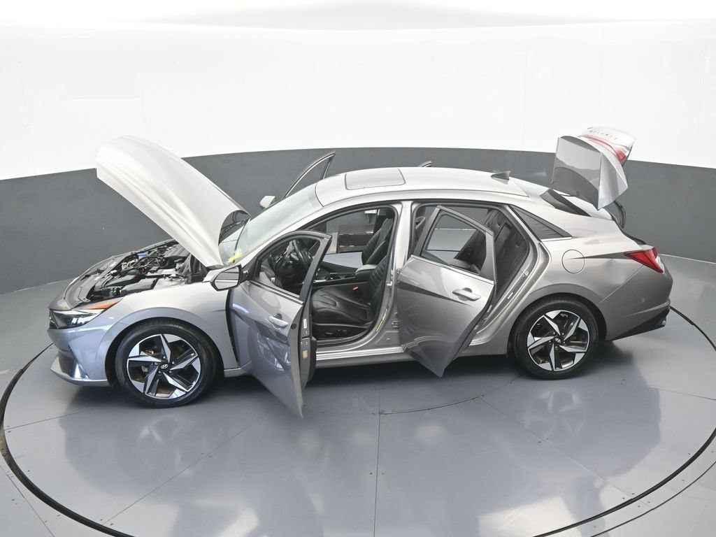 Used 2022 Hyundai Elantra Limited FWD image 65
