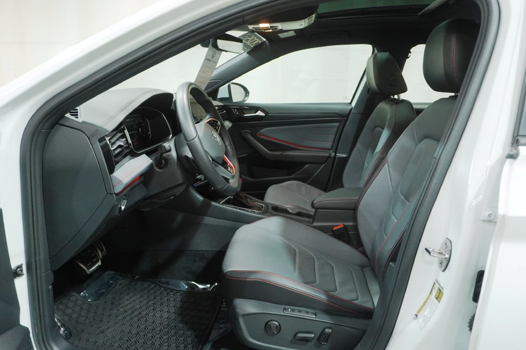 Used 2025 Volkswagen Jetta GLI Autobahn FWD image 8