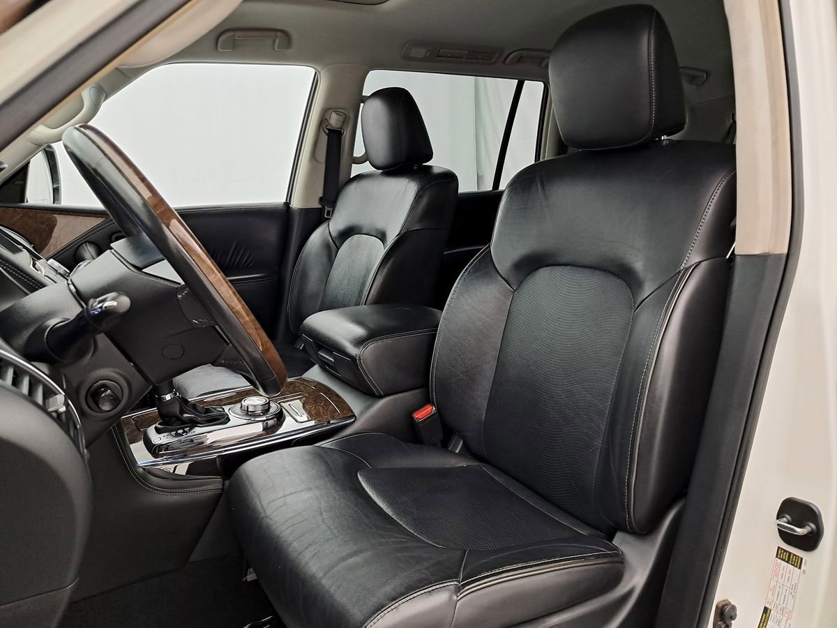 Used 2017 INFINITI QX80 4WD w/ Driver Assistance Package image 8