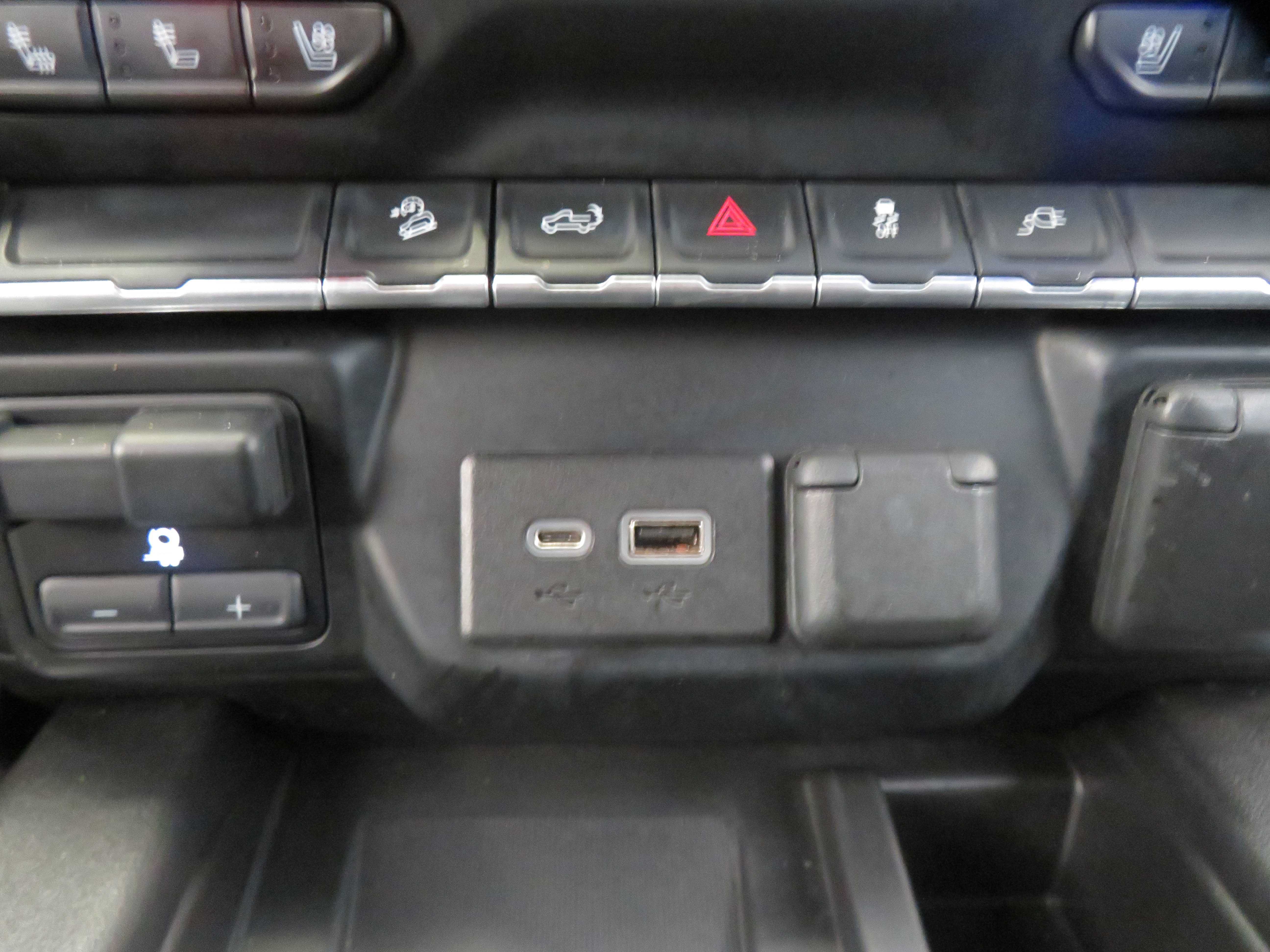 Used 2022 GMC Sierra 1500 AT4 w/ AT4 Preferred Package AWD/4WD image 44