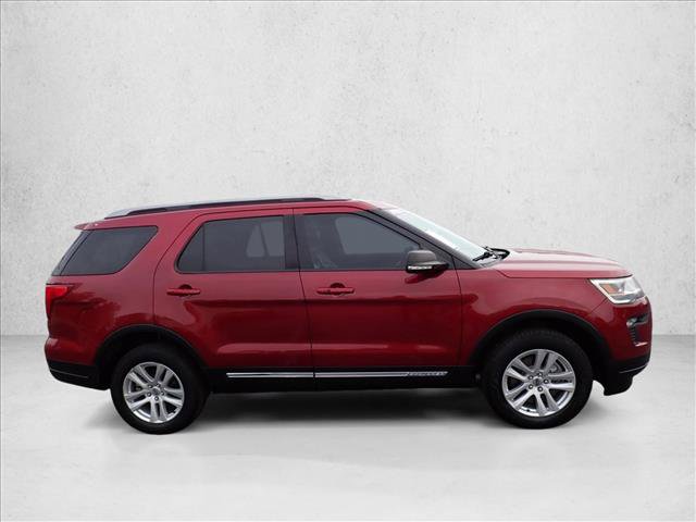 Used 2019 Ford Explorer XLT w/ Equipment Group 202A AWD/4WD image 5