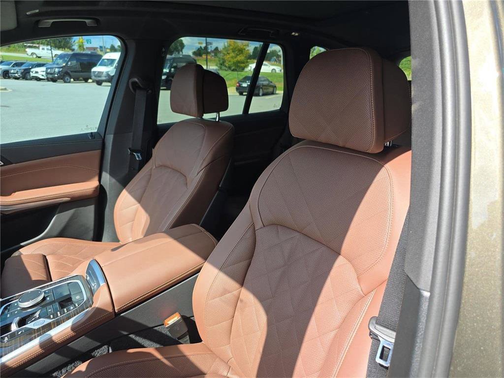 Used 2025 BMW X5 xDrive40i w/ Climate Comfort Package image 23