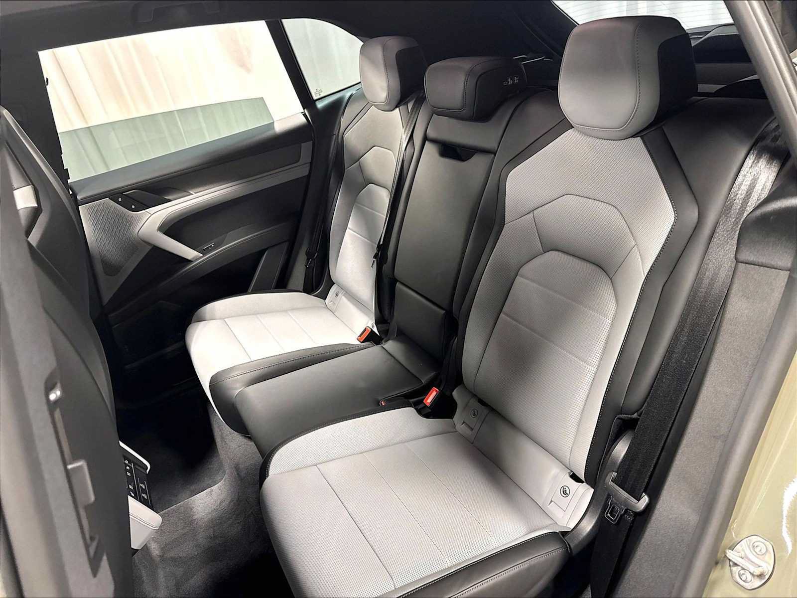 New 2026 Porsche Cayenne Electric AWD/4WD image 25