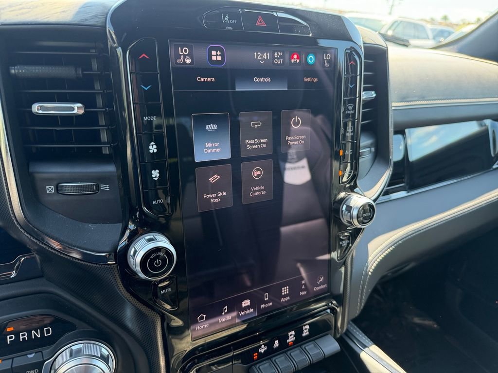 Used 2025 RAM 1500 Limited AWD/4WD image 21