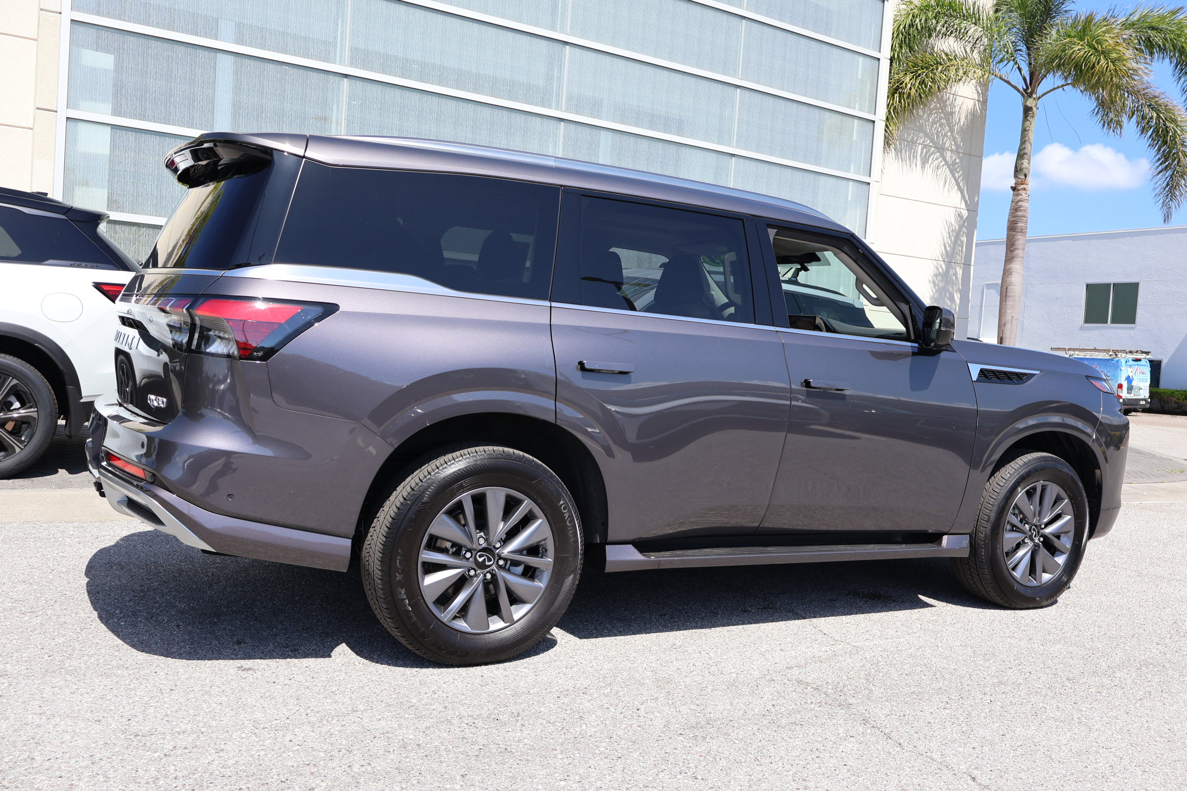 Certified 2025 INFINITI QX80 Pure RWD image 10