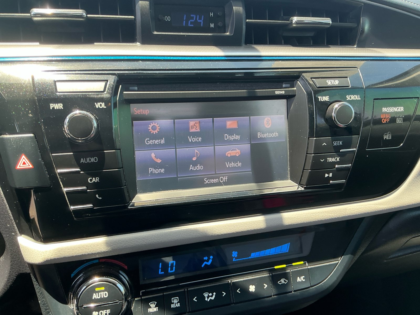 Used 2014 Toyota Corolla LE FWD image 27