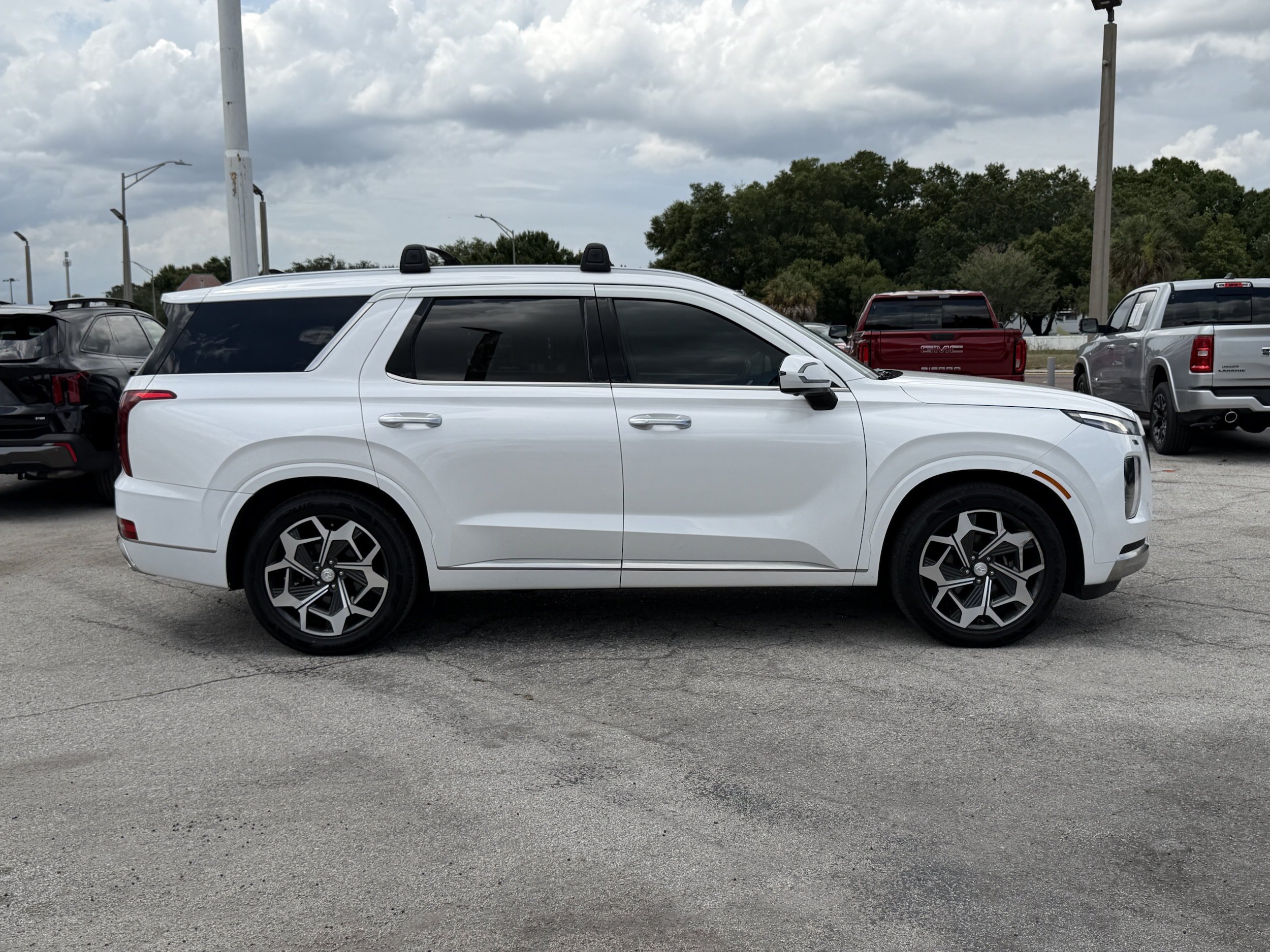Used 2022 Hyundai Palisade Calligraphy FWD image 3