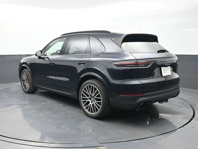 Certified 2023 Porsche Cayenne Platinum Edition image 3