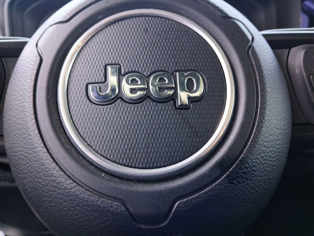 Used 2025 Jeep Gladiator Mojave AWD/4WD image 5