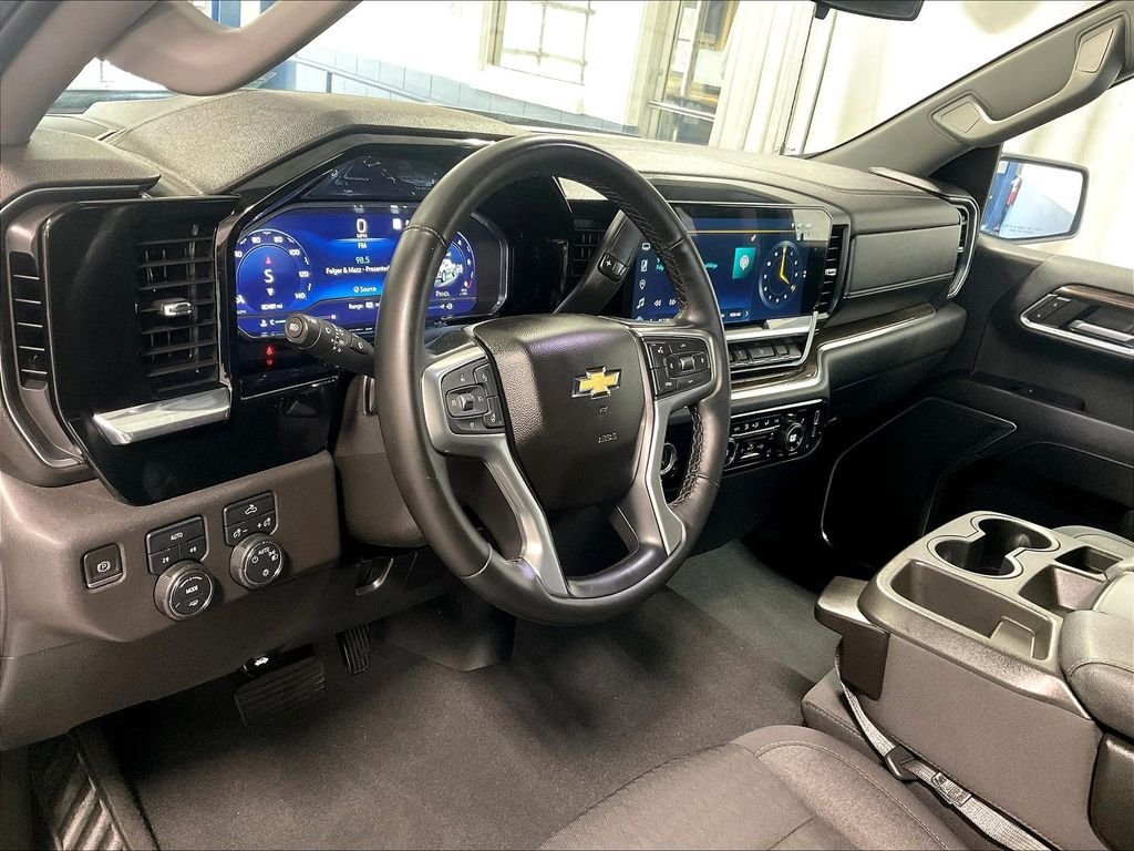Used 2023 Chevrolet Silverado 1500 LT AWD/4WD image 8