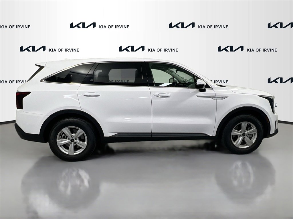 Certified 2024 Kia Sorento LX image 8