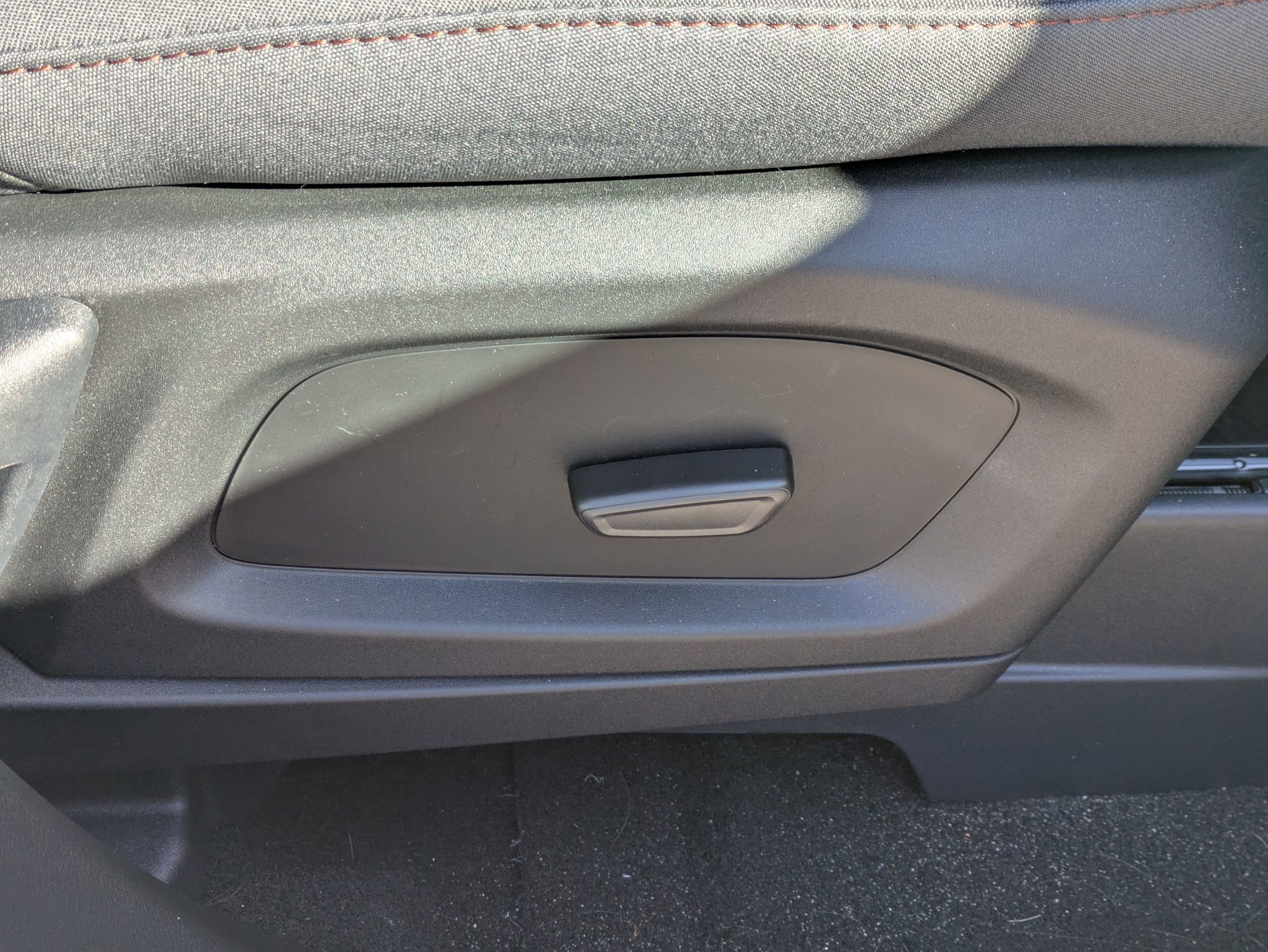 Certified 2025 Ford Explorer Active image 39