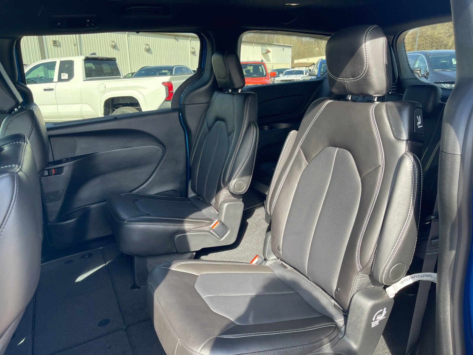 New 2026 Chrysler Pacifica Select w/ S Appearance Package image 13