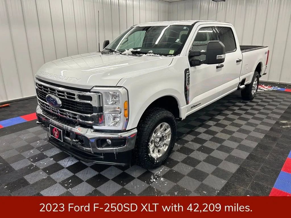 Used 2023 Ford F250 XLT image 3