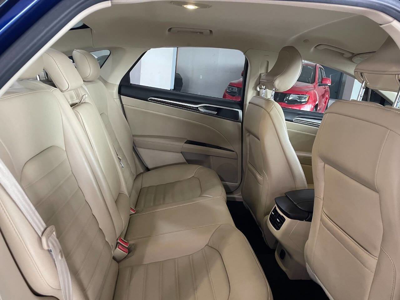 Used 2016 Ford Fusion SE w/ Equipment Group 502A image 22