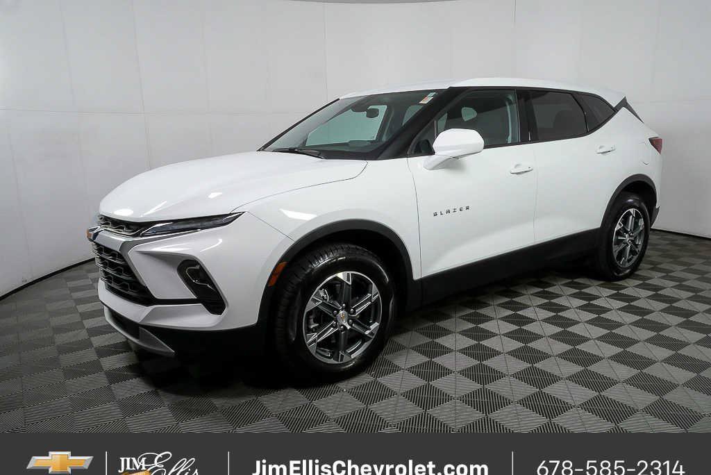 Certified 2025 Chevrolet Blazer LT FWD image 25
