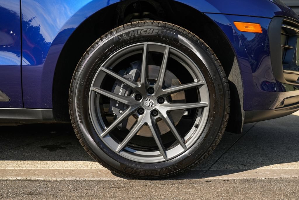 Certified 2026 Porsche Macan Turbo AWD/4WD image 39