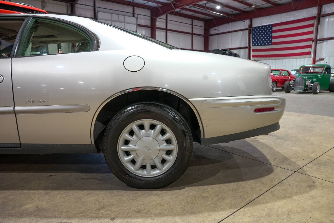 Used 1996 Buick Riviera Supercharged Coupe FWD image 5