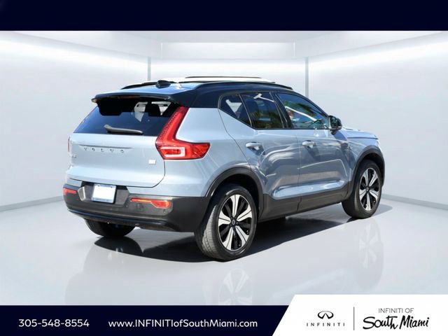Used 2023 Volvo XC40 Recharge Plus image 4