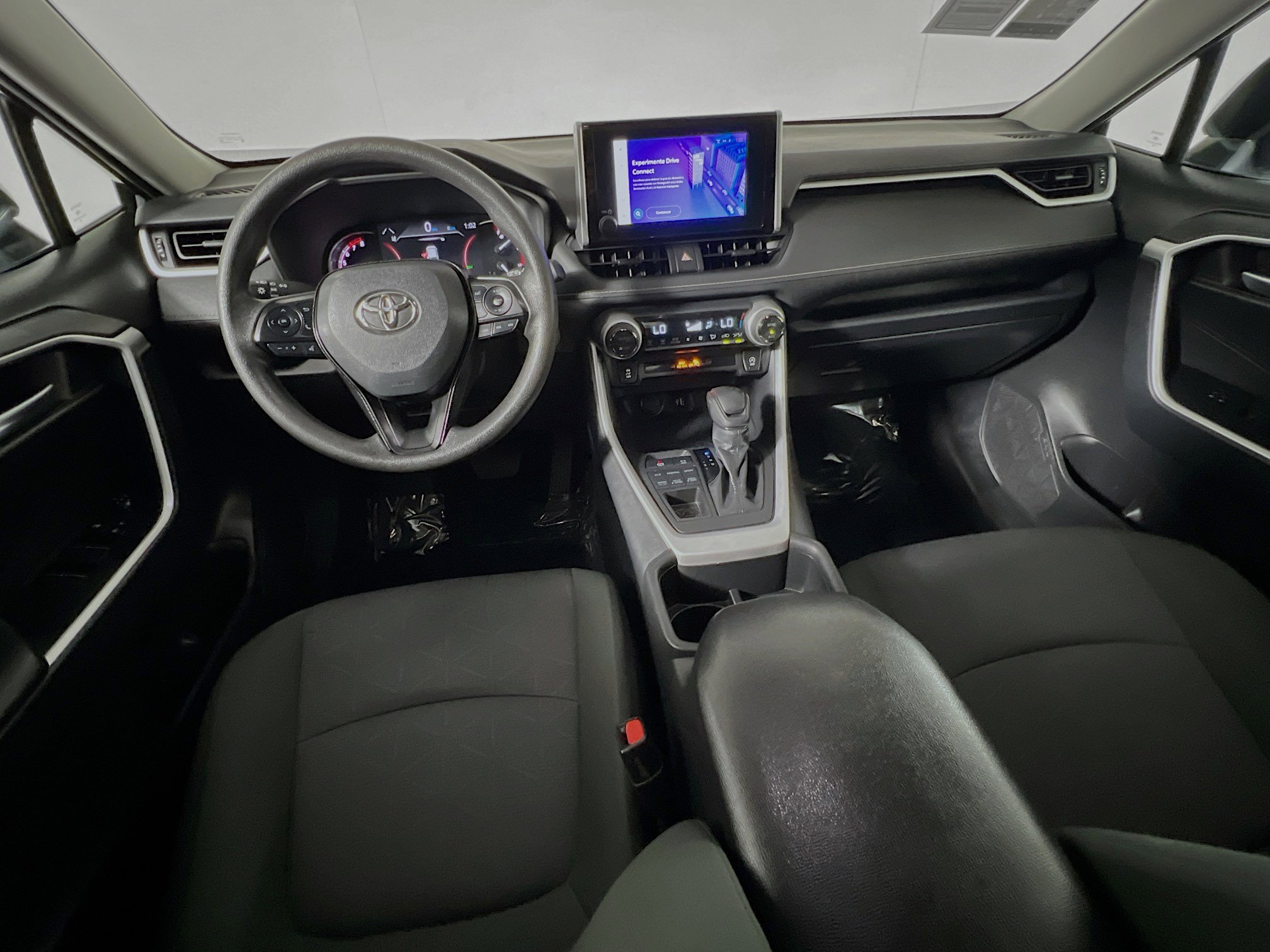 Used 2025 Toyota RAV4 XLE image 30