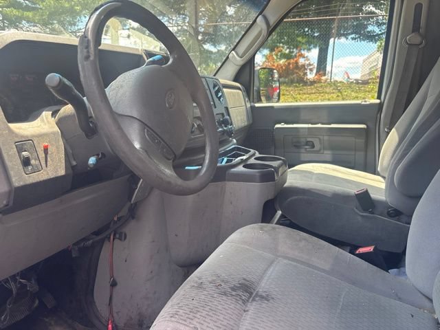 Used 2011 Ford E-250 and Econoline 250 w/ Commercial Cargo Van Pkg RWD image 6