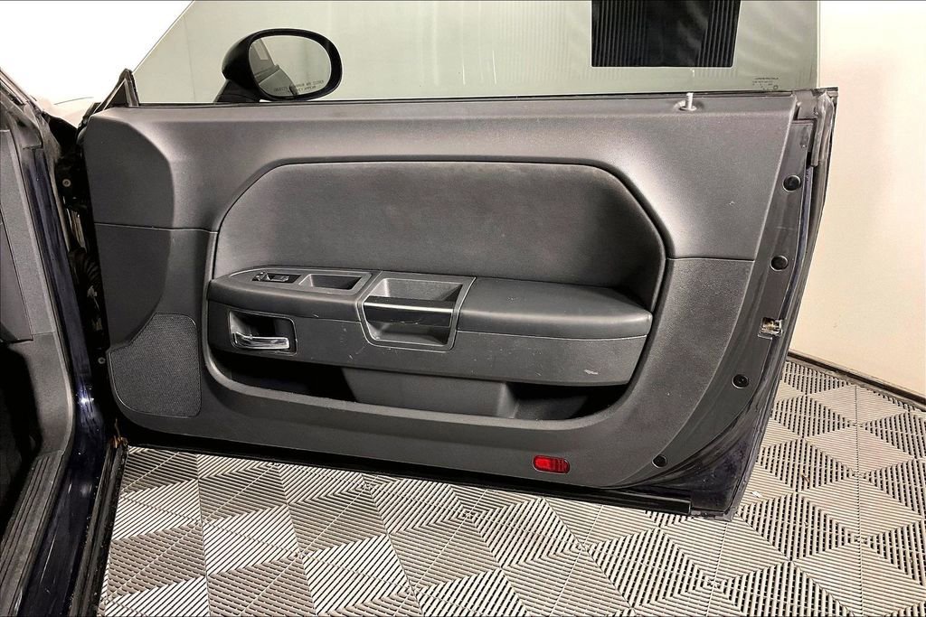 Used 2012 Dodge Challenger SXT image 24