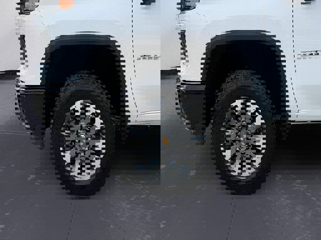 Used 2025 Chevrolet Silverado 2500 Custom w/ Custom Convenience Package image 13