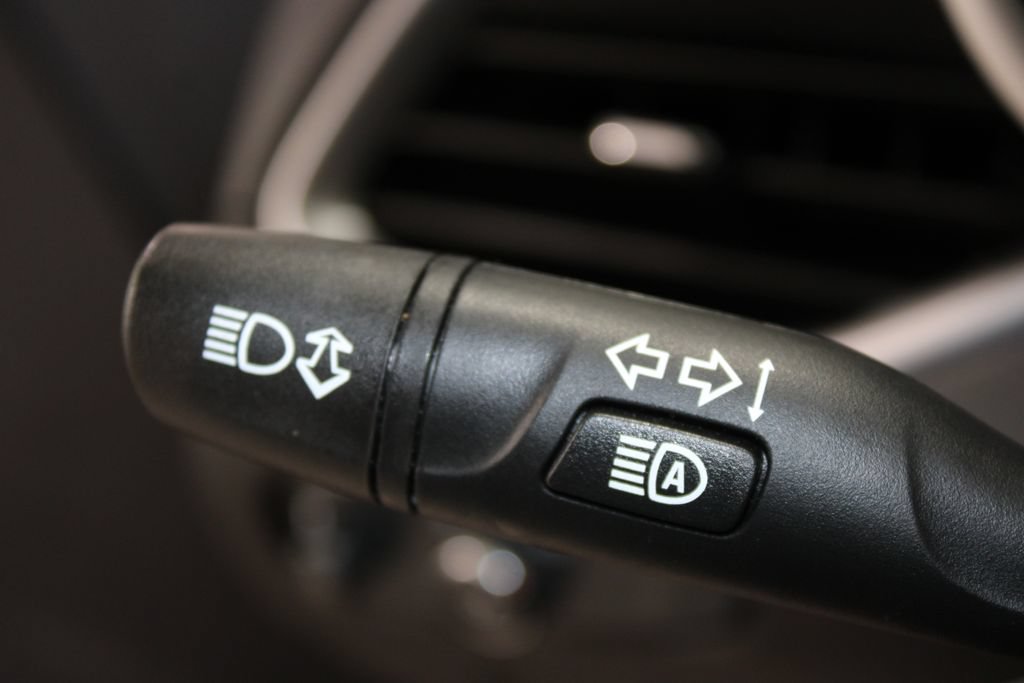 Used 2025 Chevrolet Malibu LT FWD image 42