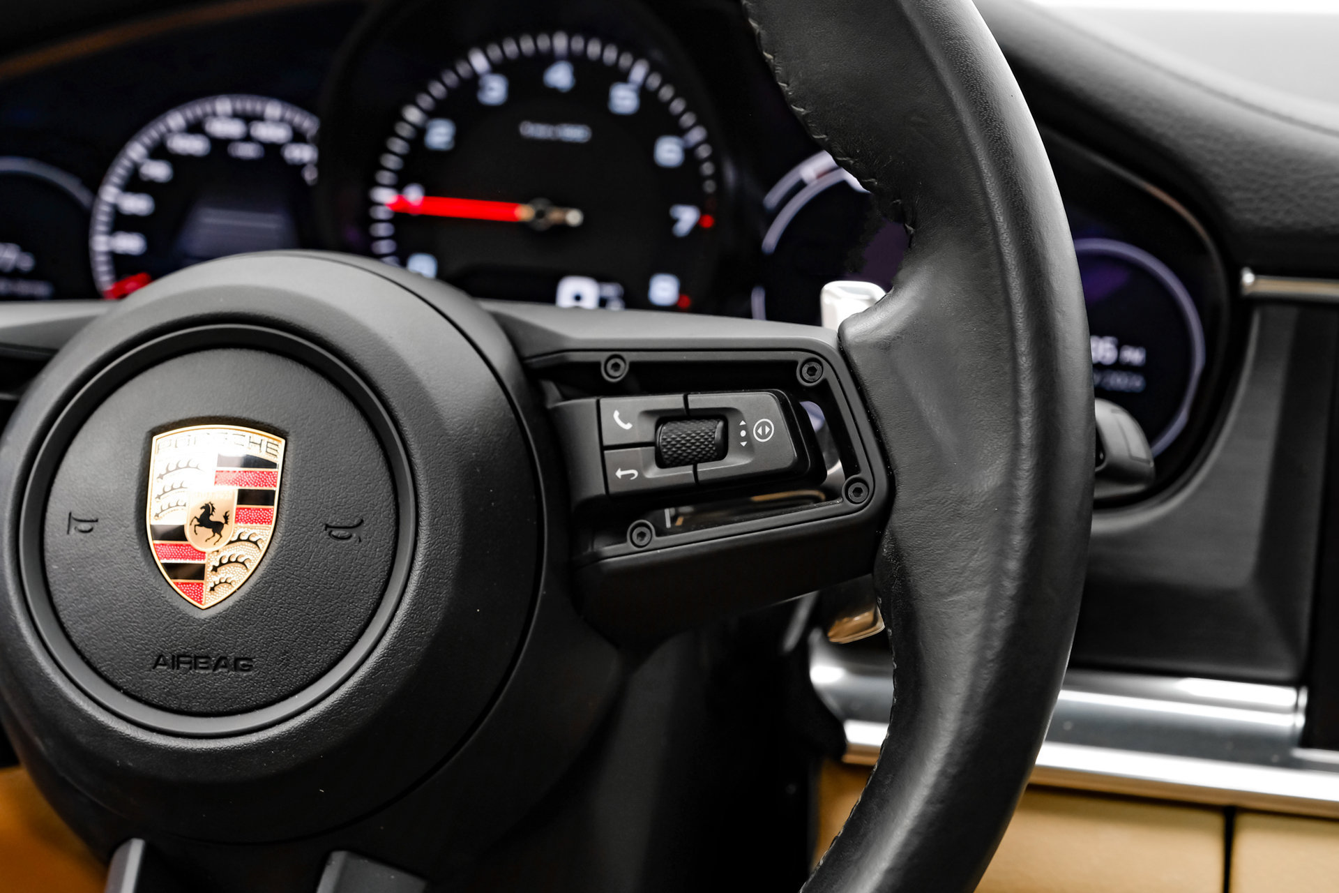 Used 2023 Porsche Panamera Platinum Edition w/ Sportdesign Package RWD image 22