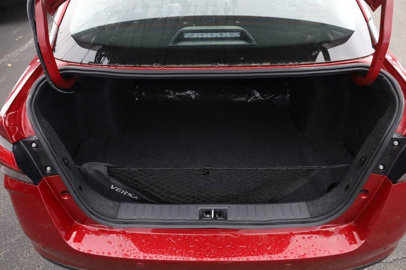 New 2025 Nissan Versa SR w/ Trunk Package image 7