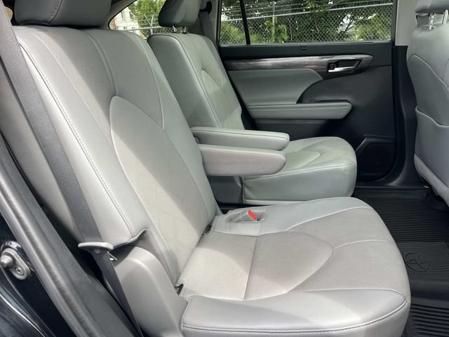 Used 2022 Toyota Highlander Platinum AWD/4WD image 27