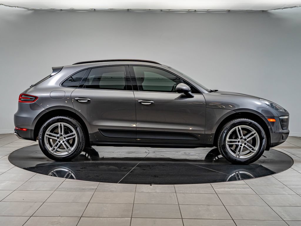 Used 2018 Porsche Macan AWD/4WD image 10
