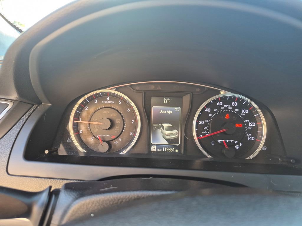 Used 2016 Toyota Camry XSE image 16