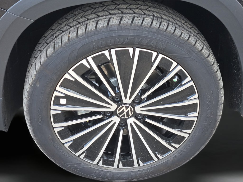 New 2026 Volkswagen Taos SE FWD image 8