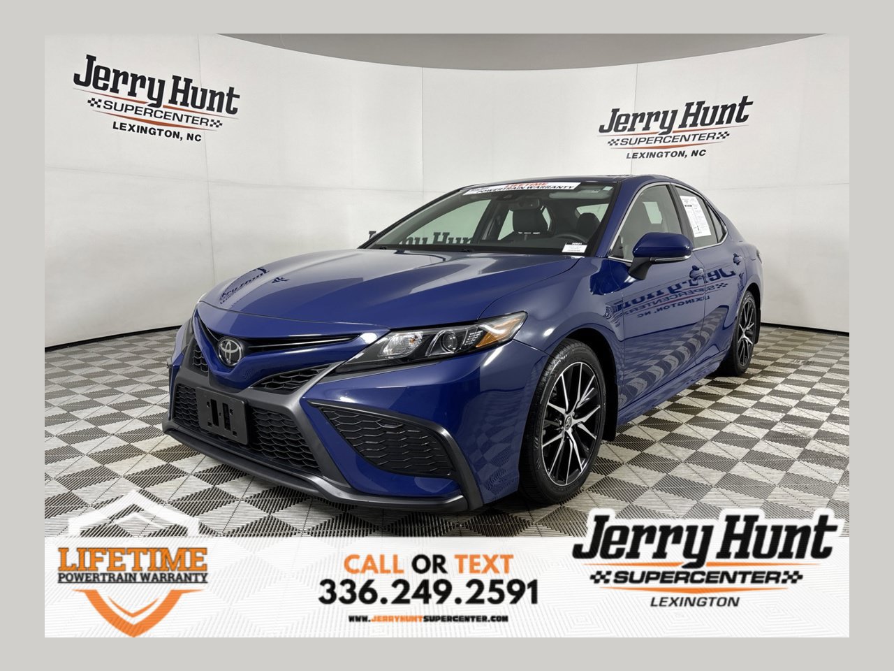 Used 2023 Toyota Camry SE w/ Cold Weather Package AWD/4WD image 1