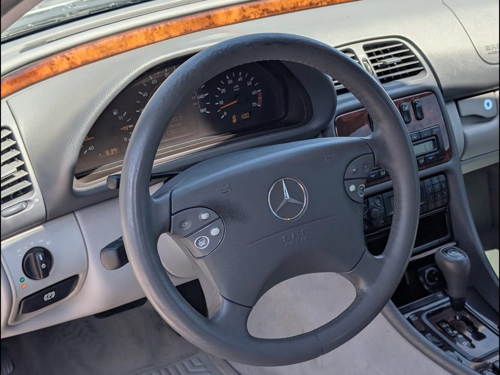 Used 2000 Mercedes-Benz CLK 320 Cabriolet image 12