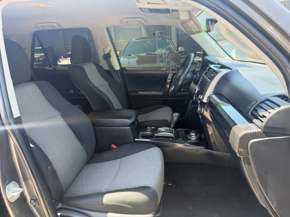 Used 2022 Toyota 4Runner SR5 AWD/4WD image 25