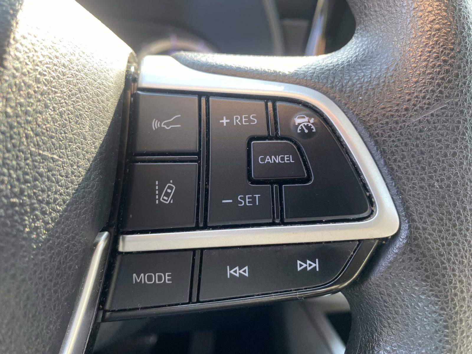 Used 2022 Toyota Highlander L FWD image 22