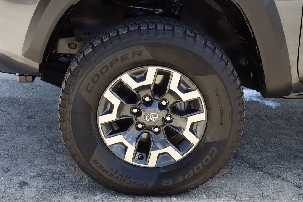 Used 2019 Toyota Tacoma TRD Off-Road w/ Technology Package image 28