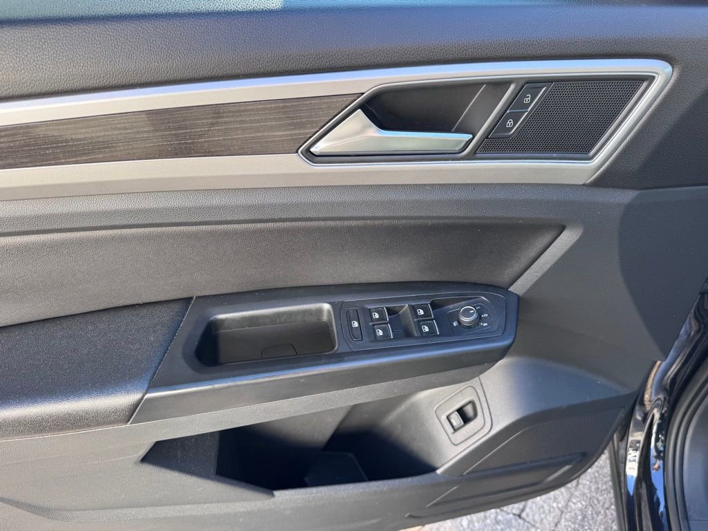 Used 2018 Volkswagen Atlas SEL AWD/4WD image 9