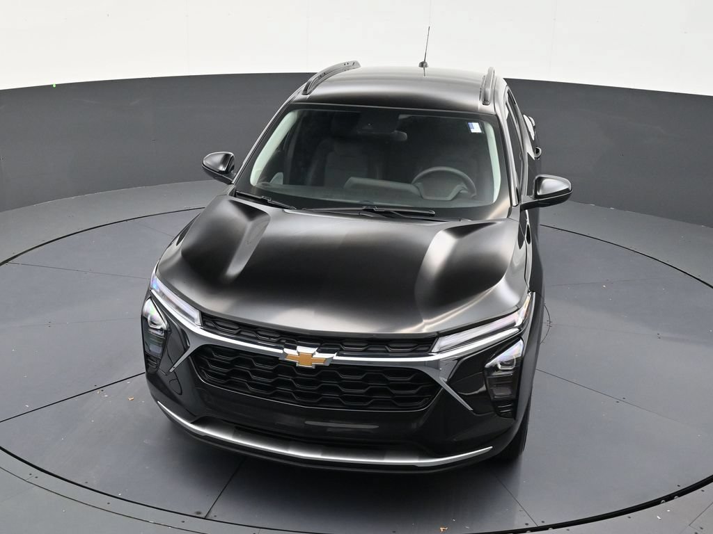 Used 2025 Chevrolet Trax LT w/ Driver Confidence Package FWD image 16