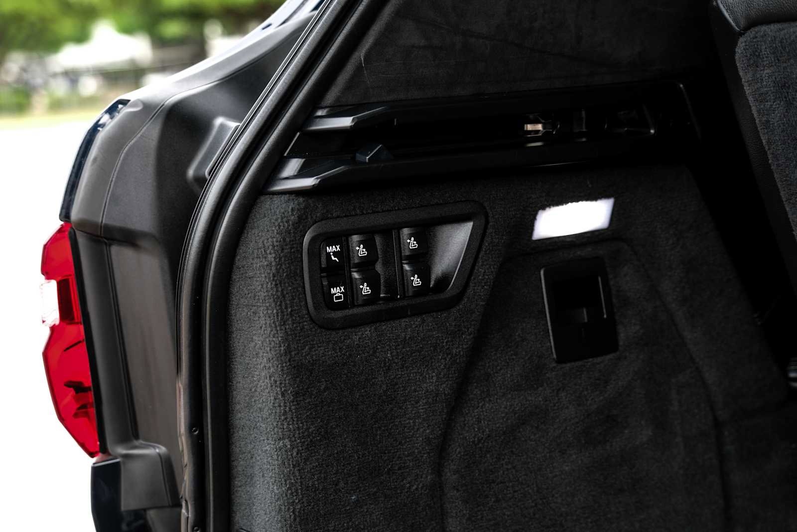 Used 2022 BMW X7 xDrive40i w/ M Sport Package image 58