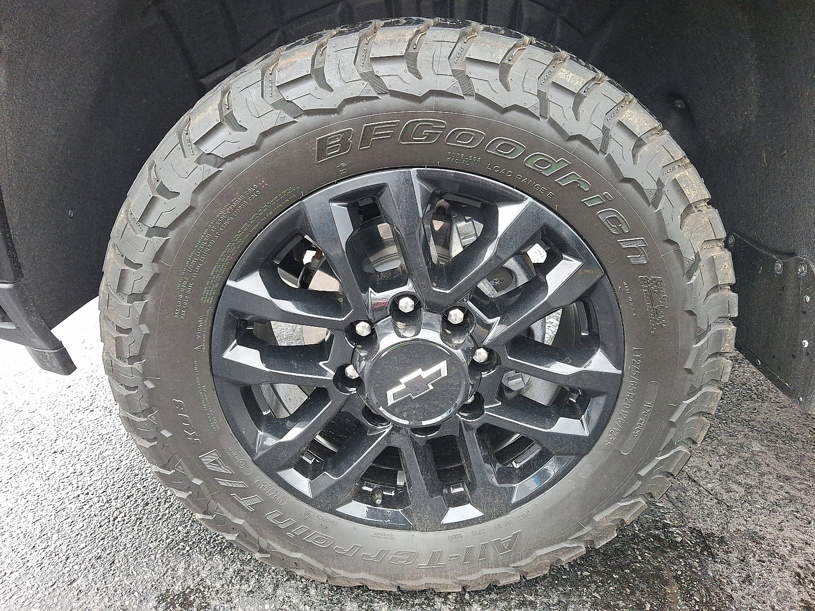 Used 2026 Chevrolet Silverado 2500 LTZ w/ LTZ Plus Package image 9