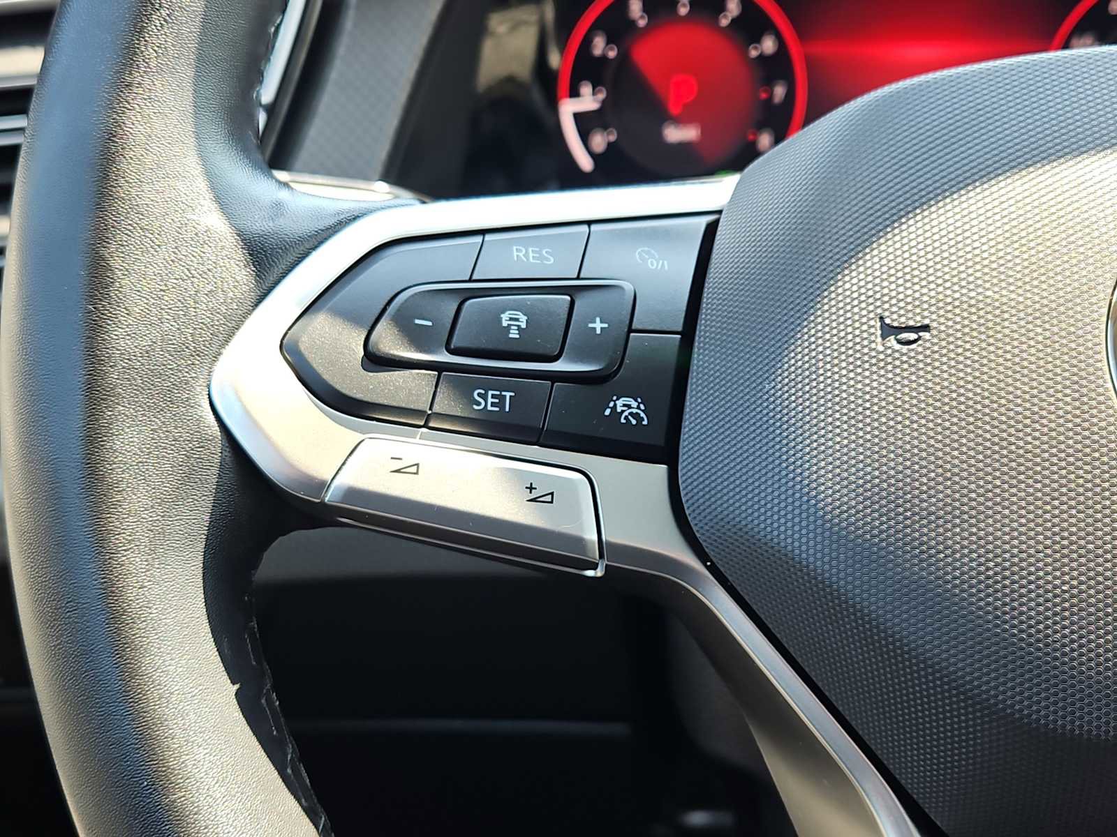 Used 2024 Volkswagen Atlas Peak Edition SE AWD/4WD image 21