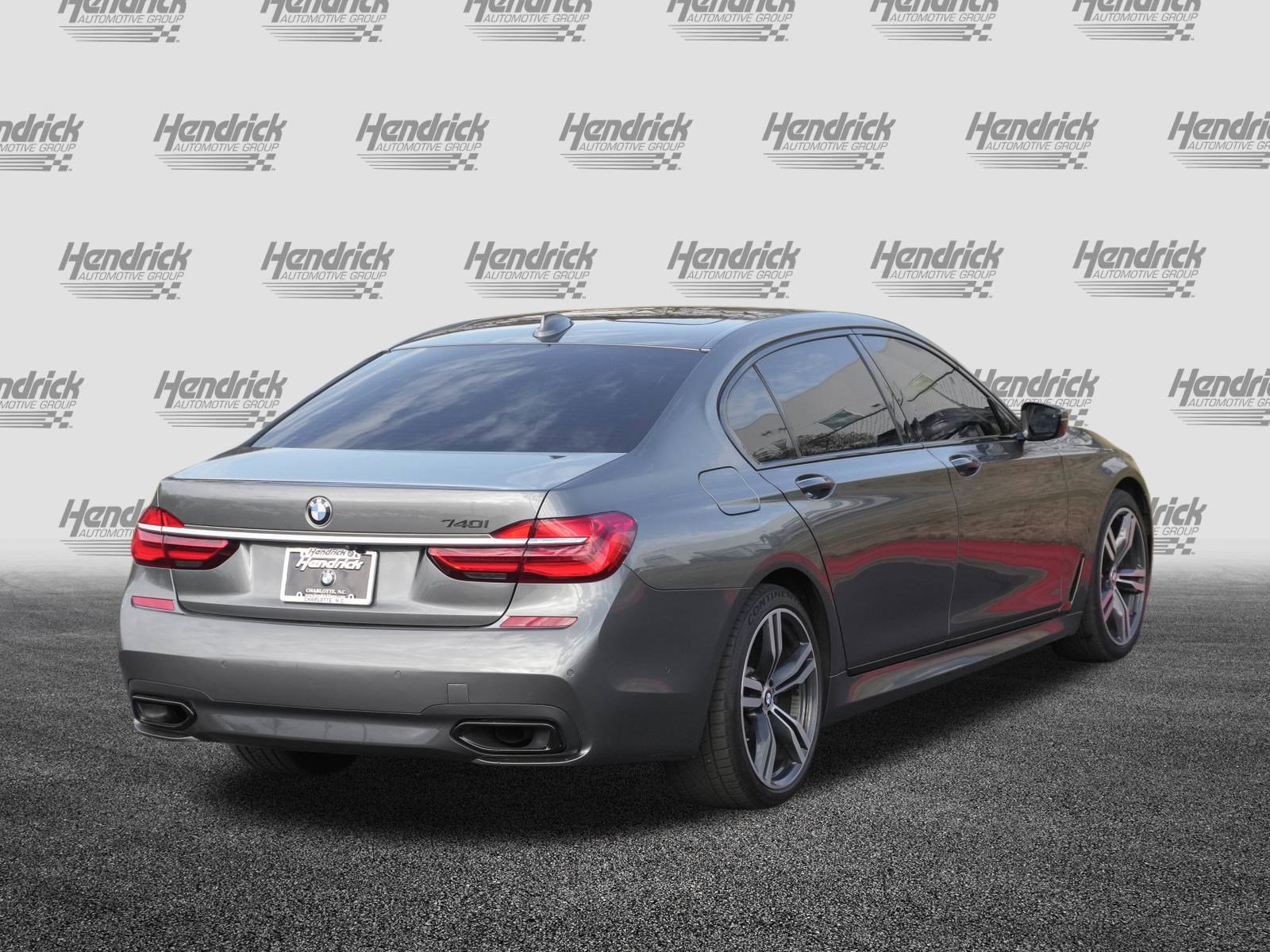 Used 2019 BMW 740i w/ M Sport Package image 9