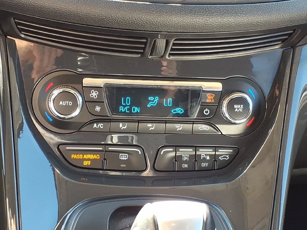 Used 2015 Ford Escape Titanium w/ Equipment Group 301A AWD/4WD image 18