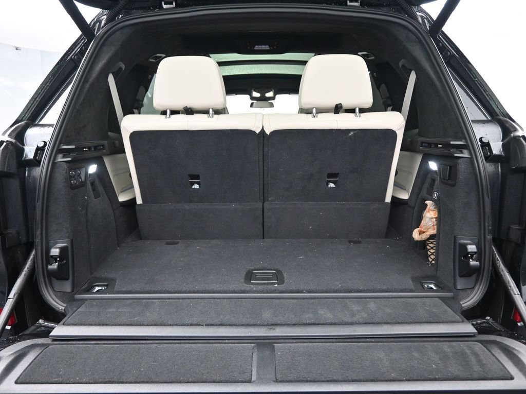 Used 2025 BMW X7 M60i image 35