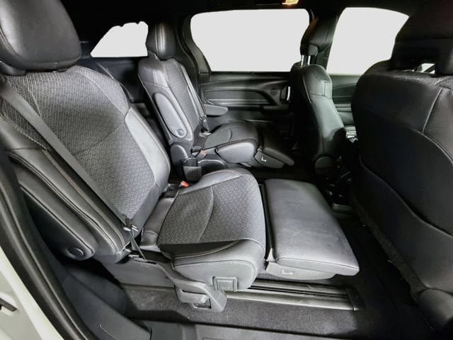 Certified 2026 Toyota Sienna Limited FWD image 30